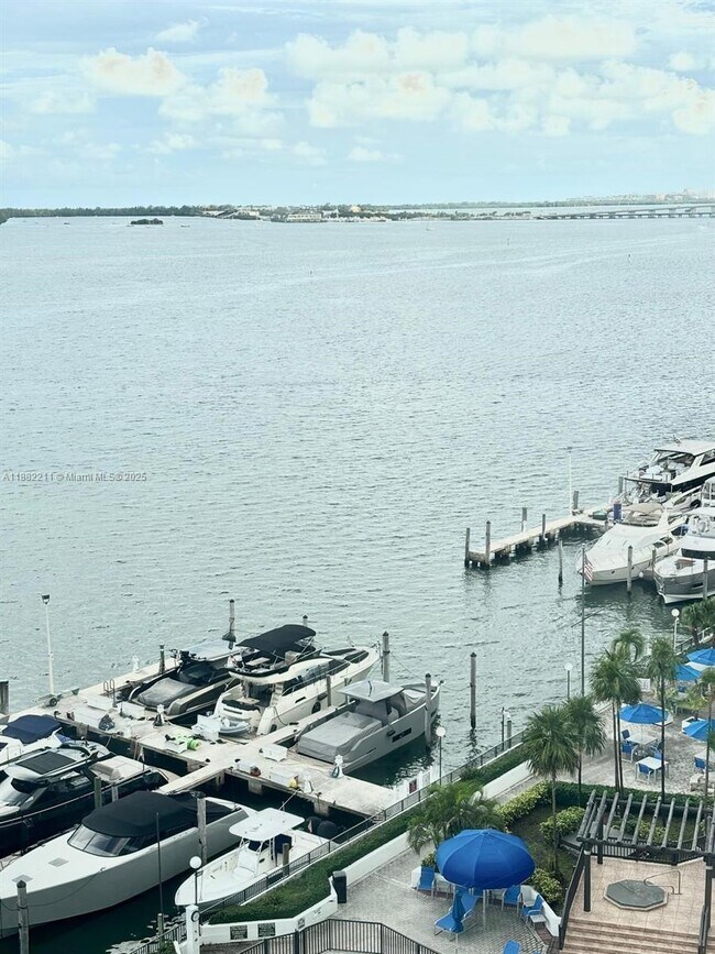 Building Photo - 801 Brickell Bay Dr