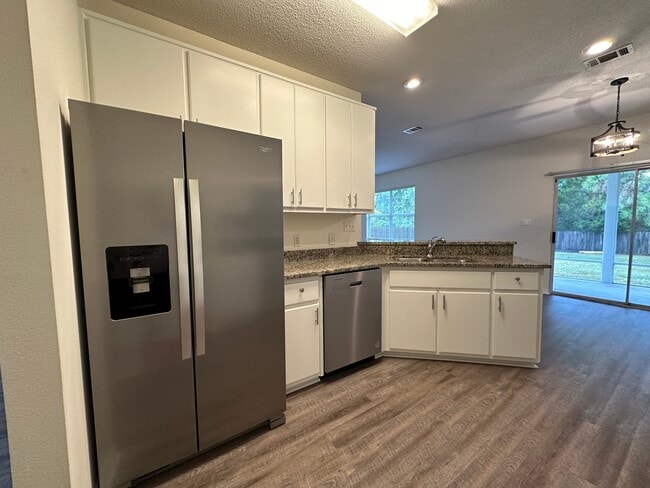 Building Photo - 31 White Heron Dr