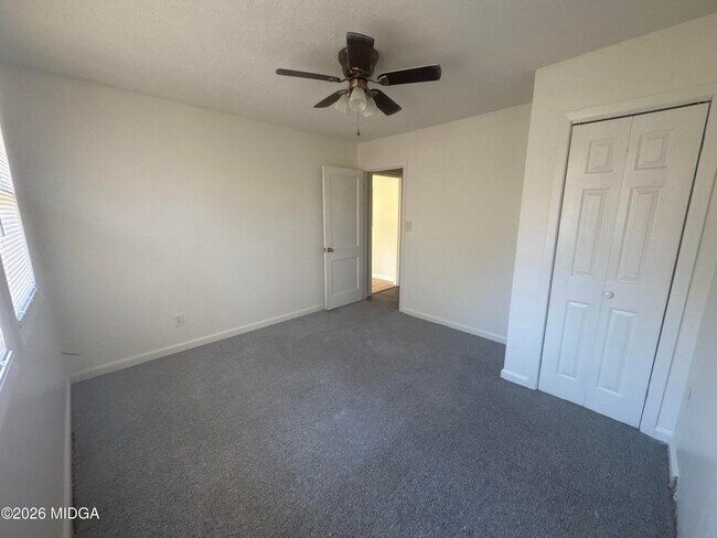 Building Photo - 3823 St Charles Pl