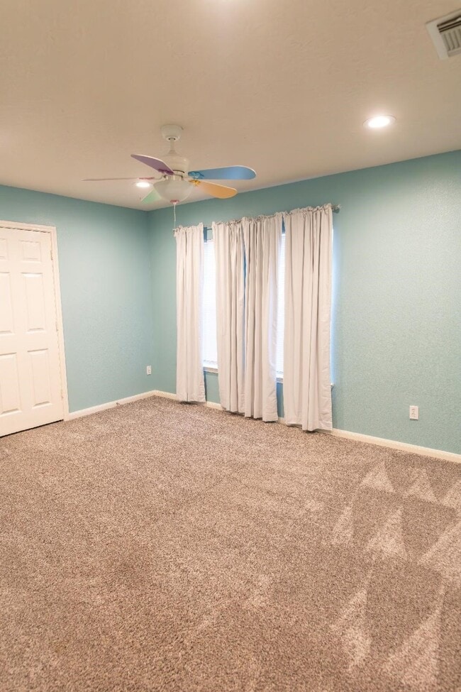 Building Photo - 30615 S Sulphur Creek Dr