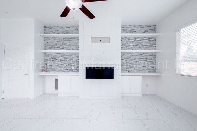 Building Photo - 4 Bedroom/3 Bath Home with Paid Solar - $3295 Per Month!