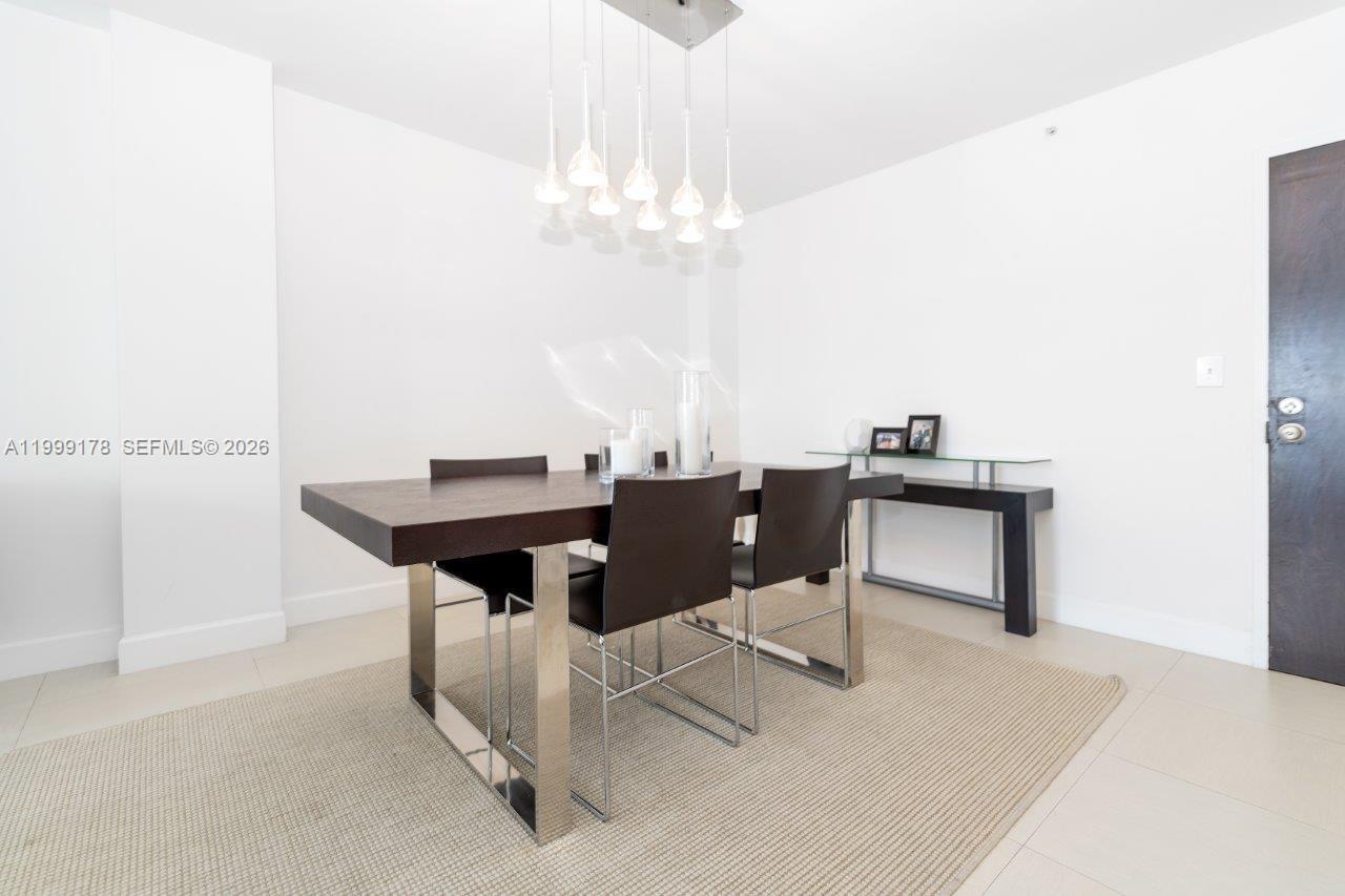 Building Photo - 1500 Bay Dr