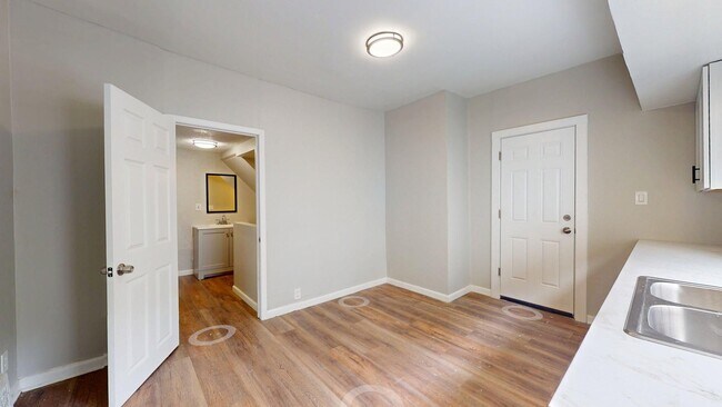 Building Photo - 3200 W 94th St