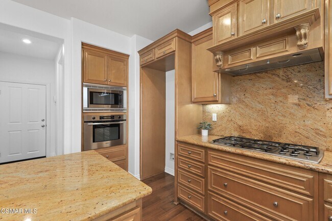 Building Photo - 4659 Cielo Cir