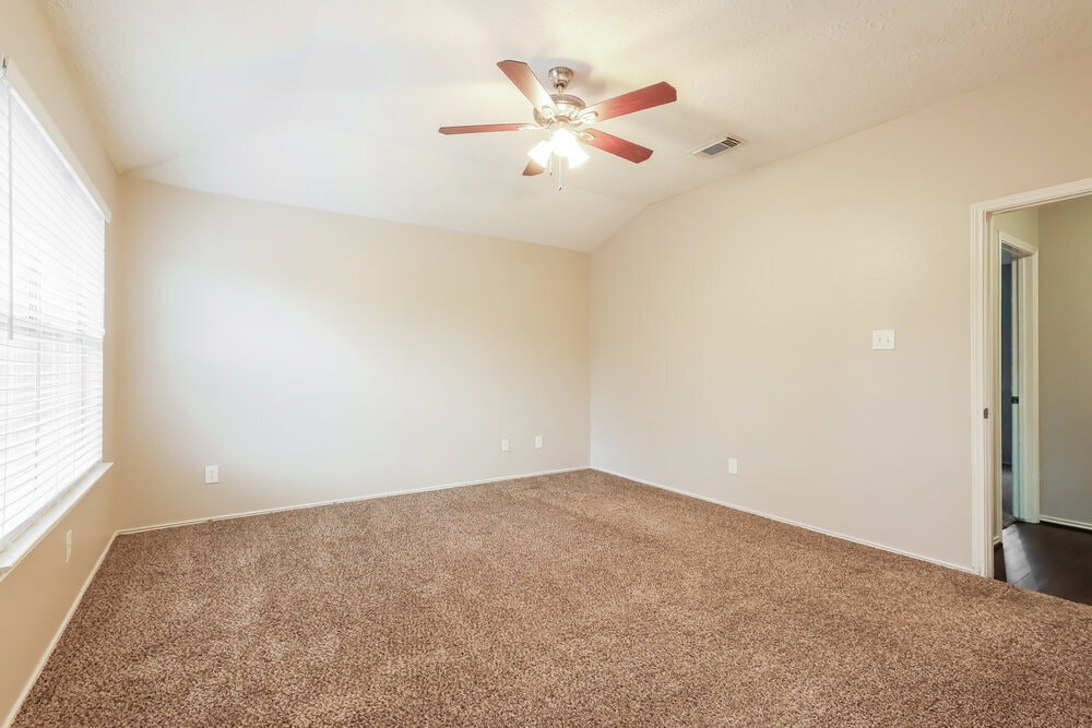 Building Photo - 21818 Hemlock Park Dr