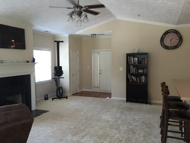 Building Photo - 522 Lionshead Rd