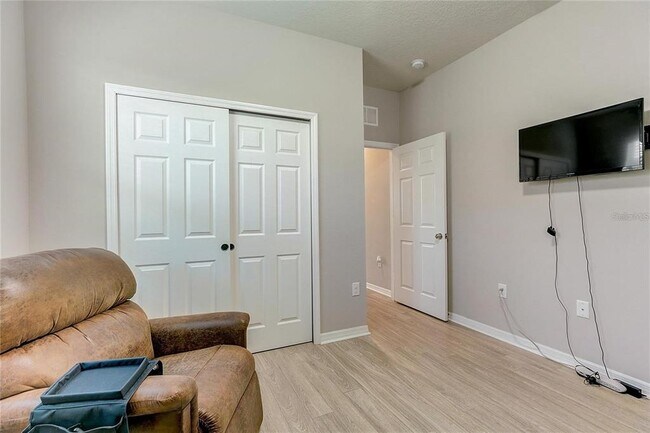 Building Photo - 4905 111th Terrace E