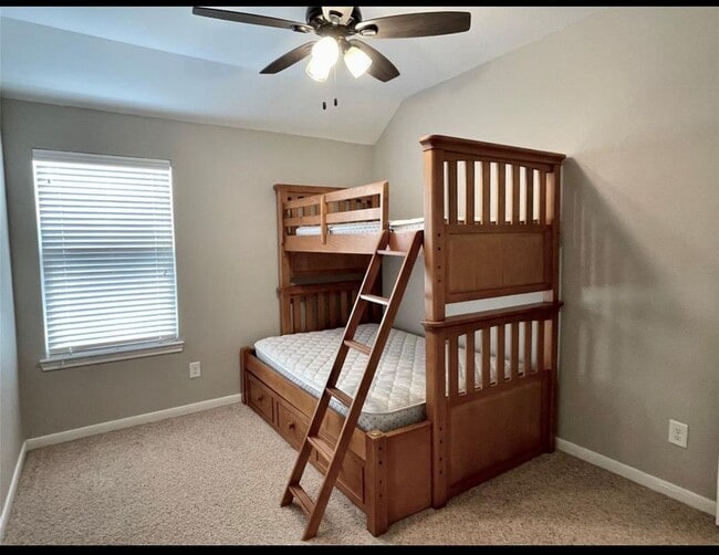 Building Photo - 27 Umbria Ln