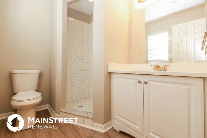 Building Photo - 2050 14th St S