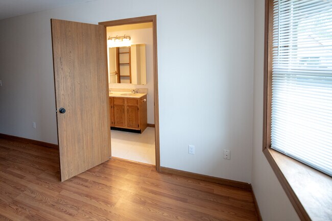 Building Photo - 123 Pierre Pl