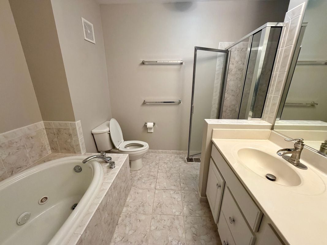 Building Photo - 307D Prettyman Dr