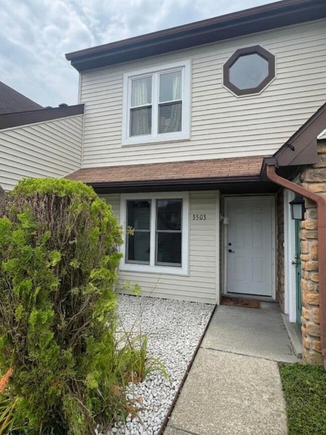 Building Photo - 3503 Woodlands Dr