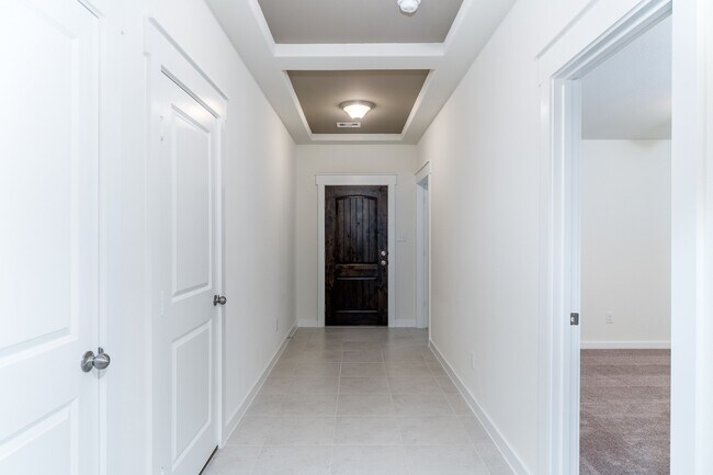 Building Photo - 40315 S Hill Pass