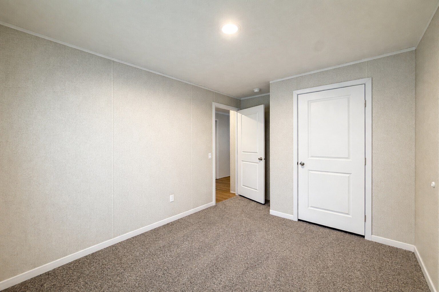 Building Photo - 29652 Cambridge Ct