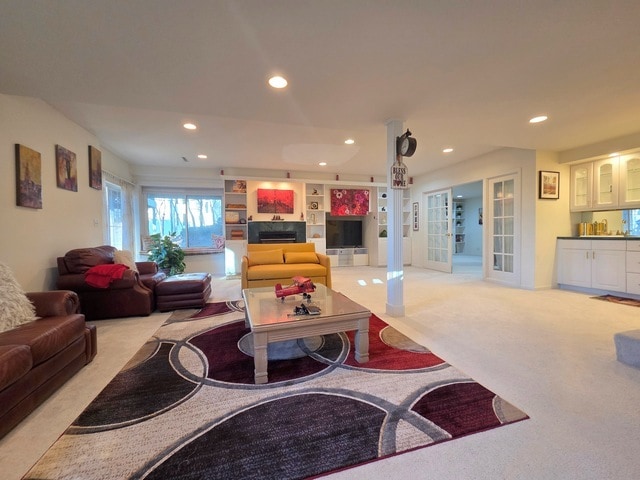 Building Photo - 1025 Rosewood Dr