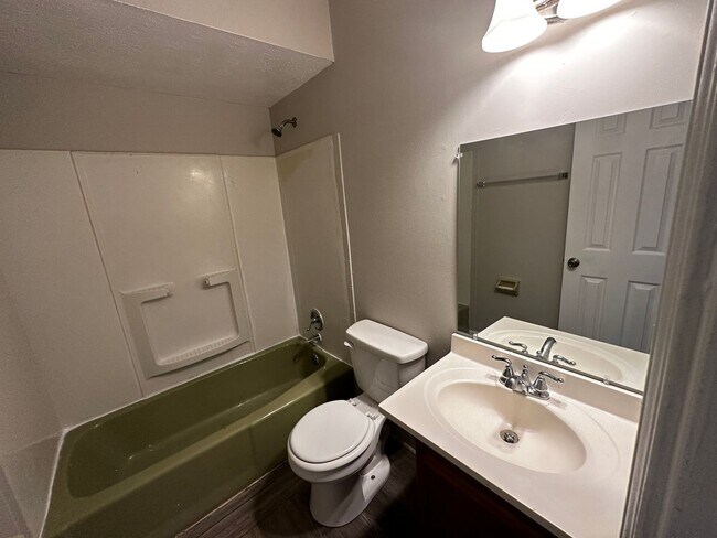 Building Photo - 304 S Highland Ave