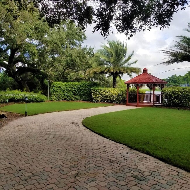 Building Photo - 9470 Poinciana Pl