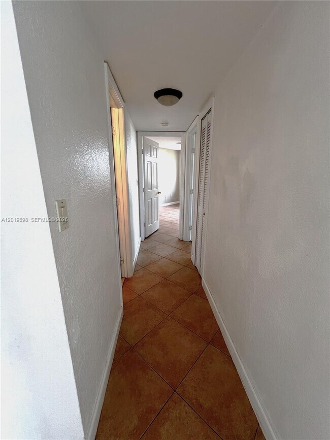 Building Photo - 9715 Fontainebleau Blvd