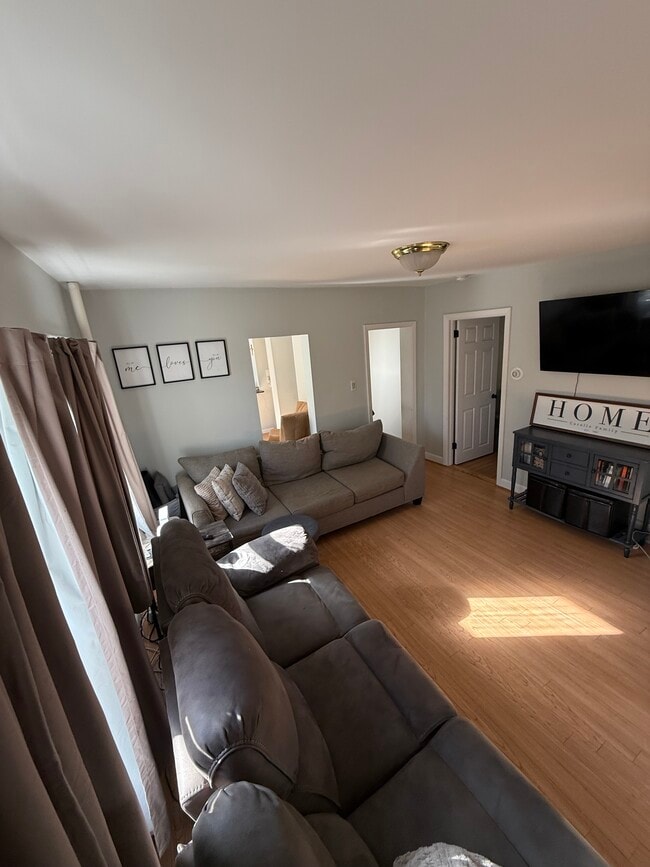 Building Photo - 248 Douglas Pike