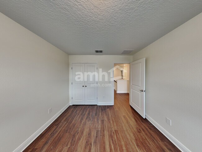 Building Photo - 844 Heavenly Drive