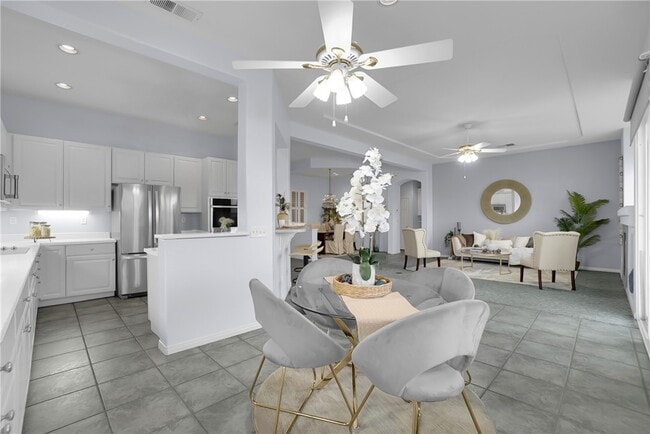 Building Photo - 5098 Singing Hills Dr