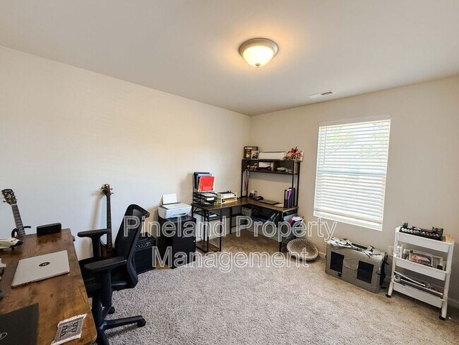 Building Photo - 245 Desert Cir