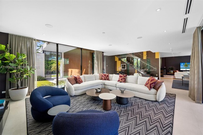 Building Photo - 4585 Nautilus Dr