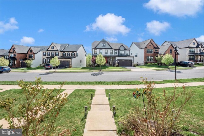 Building Photo - 6042 Fallfish Ct