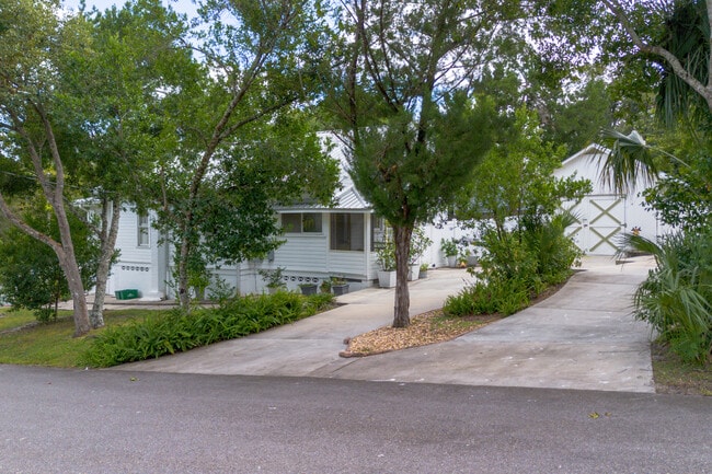 Building Photo - 1056 Stevens St