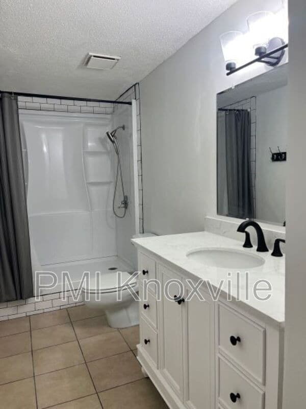 Building Photo - 456 Berlin Dr