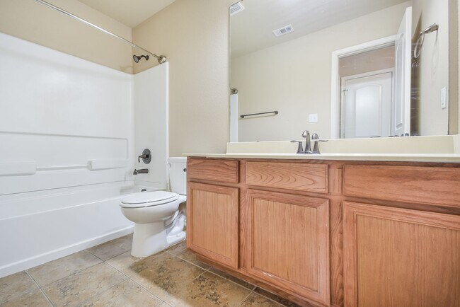 Building Photo - AVAILABLE NOW! Nice 3 BEDROOM DUPLEX LOCATED IN HUTTO, TEXAS!