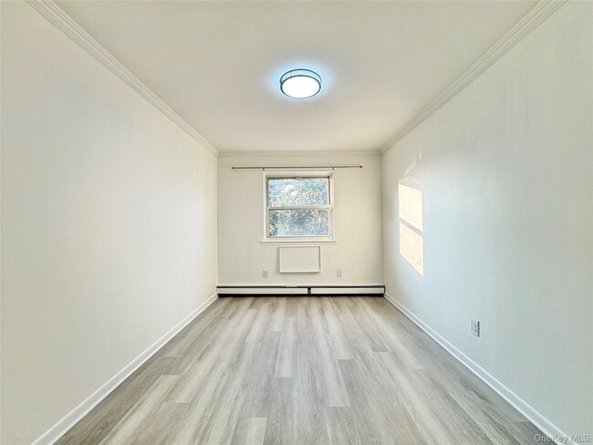 Building Photo - 88-11 53rd Ave