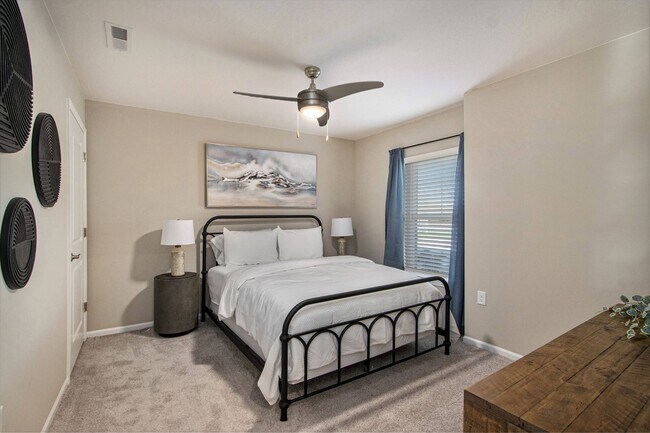 Second Bedroom with Large Closet - Redwood Delaware Merrick Boulevard