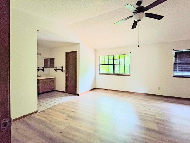 Building Photo - 3110 Paddle Creek Dr