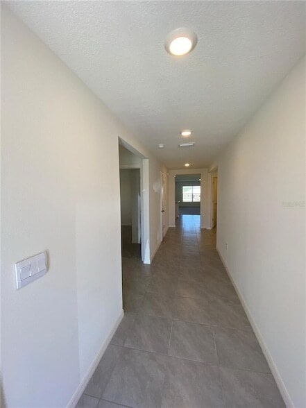 Building Photo - 661 W Twisted Oaks Dr