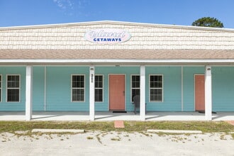 Building Photo - 360 Island Rd