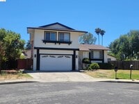 Building Photo - 2210 Sierra Ct