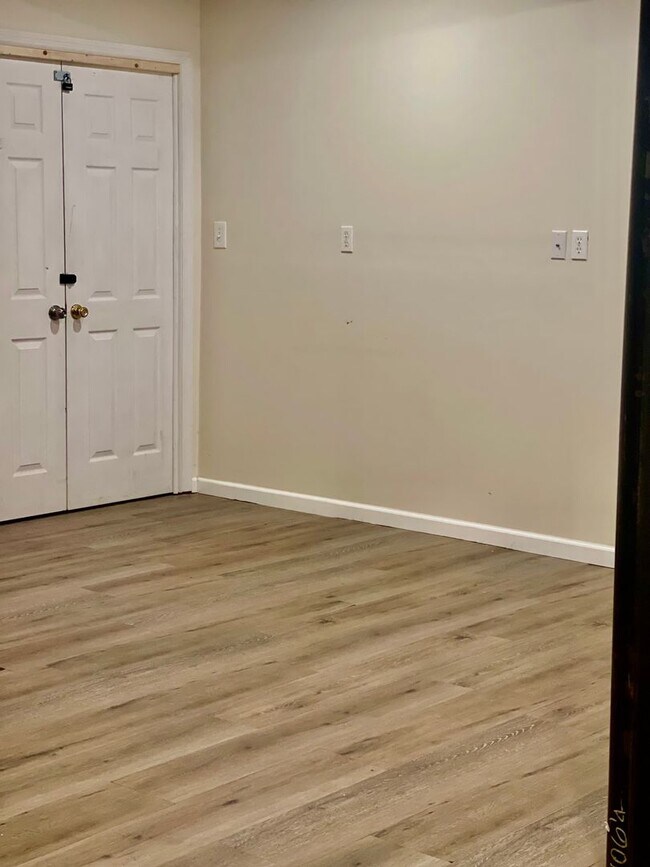 Building Photo - Beautiful Brick Ranch with basement