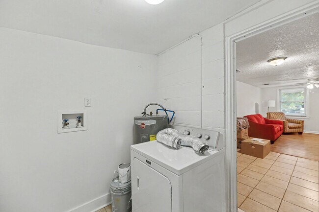 Building Photo - 4202 Barnwell Ave