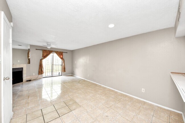 Building Photo - 12667 Windsor Village Dr