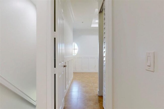 Building Photo - 3906 Monarch Ln