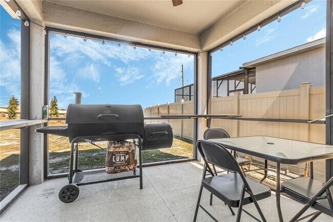 Building Photo - 495 Overpool Ave