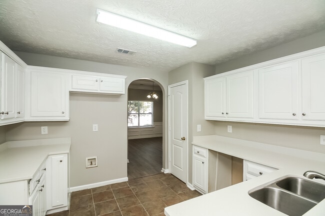 Building Photo - 11771 Fairway Overlook