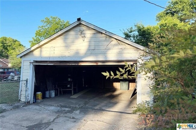 Building Photo - 809 N 8th St