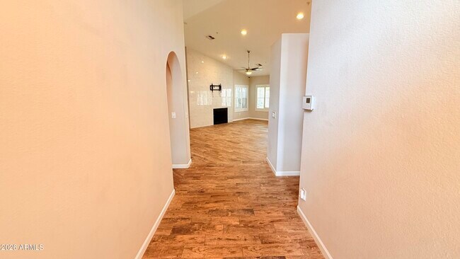 Building Photo - 9140 E Siesta Ln