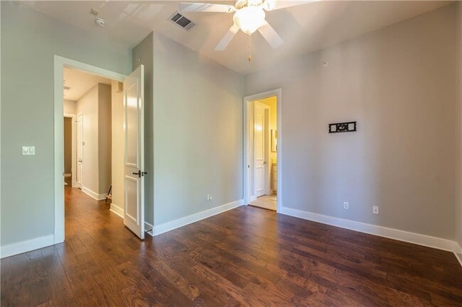 Building Photo - 1529 Barton Springs Rd