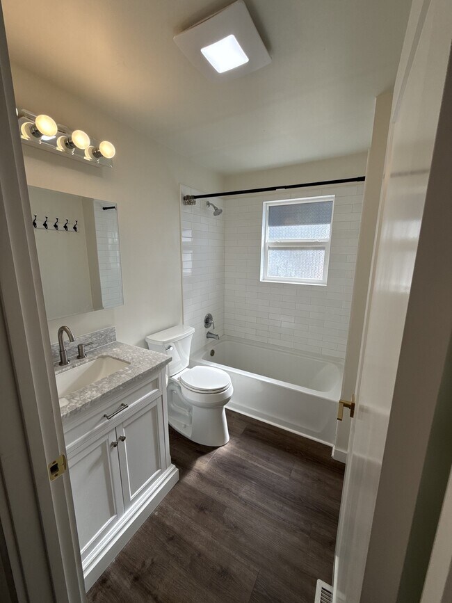 Building Photo - 4239 S 184th Pl