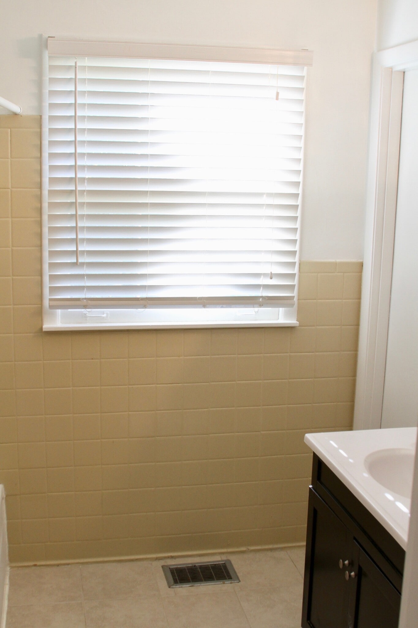 2 Full bathrooms. - 4807 Jeffery Dr