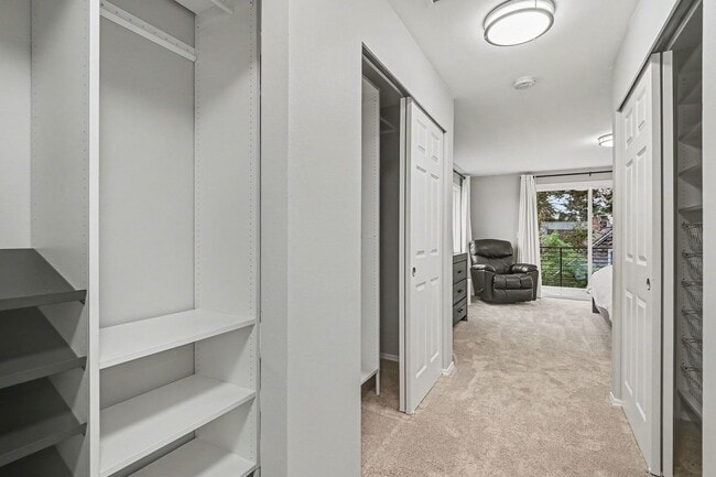 Building Photo - 3bd/3ba Seattle Home