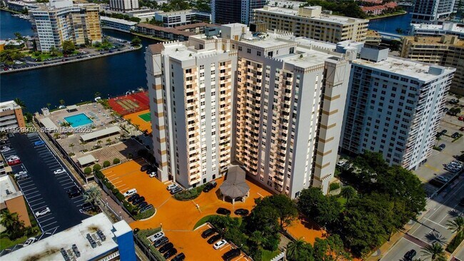 Building Photo - 1865 S Ocean Dr